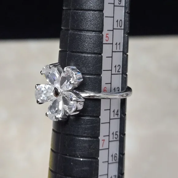 Sterling Silver 925 Rhinestones Floral Ring Size 6 Weigt 2g - Picture 10 of 17